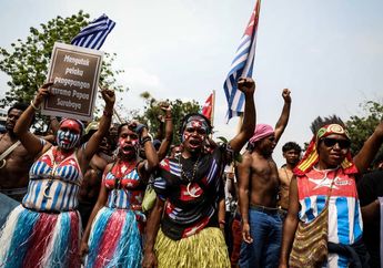 Tokoh Senior Papua Ini Bilang Bintang Kejora Adalah Bendera Budaya. Katanya, 'Mana Ada Belanda Mau Bikin Papua Merdeka. Itu Mimpi!'
