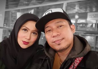 Jadi Pasangan Romantis, Ternyata Denny Cagur Sempat Terhalang Restu saat Akan Nikahi sang Istri