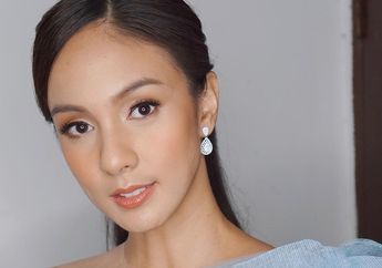 Mantan Verrell Bramasta, Ini 7 Outfit Biru Chic Nasya Marcella!