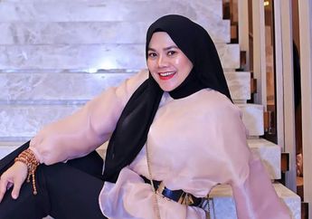 Susul Mantan Suami, Sarita Abdul Mukti Akhirnya Pamer Kekasih Baru hingga Ungkap Fakta Ini