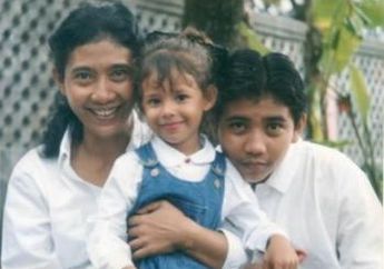 Dari Kecil Banting Tulang Jualan Ikan dan Baru Lulus SMA di Usia 53 Tahun, Wanita Ini Kini Masuk Jajaran Orang Terkaya di Indonesia