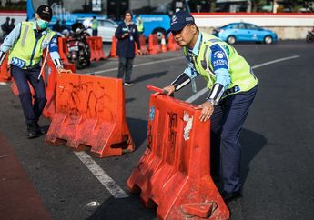 Bikin Warga Terkejut, Bos Besar Transjakarta Ikut Turun ke Lapangan Demi Layani Pelanggan. Lihat Foto-foto Aksinya di Jalanan Jakarta yang Berpolusi