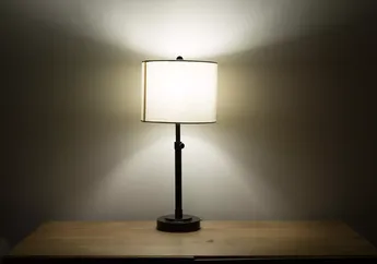 Hemat Listrik Sih, Tapi Nyatanya Lampu LED Berbahaya Buat Kesehatan Mata!