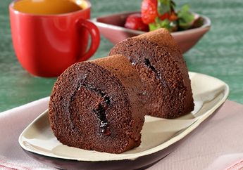 Resep Bolu Gulung Cokelat Stroberi, Camilan Lembut yang Sulit Ditolak