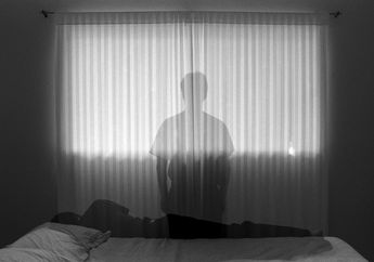 Bikin Merinding! 7 Tanda Kalau Rumah Kita Sebenarnya Berhantu