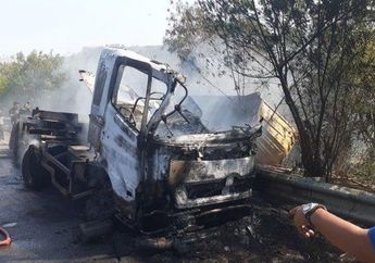 Tol Cipularang Kembali Tuai Tragedi, Kali Ini Truk Terbalik dan Terbakar