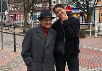 Eyangnya Disebut Meninggal Dunia, Cucu BJ Habibie Melanie Subono Meradang Hingga Lakukan Hal Ini: Kalian Sangat Hina!