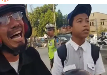 Terjaring Razia Gara-gara Sang Keponakan Tak Kenakan Helm, Pria Ini Viral Lantaran Menangis Kencang di Hadapan Polisi, Ternyata Ini Penyebabnya