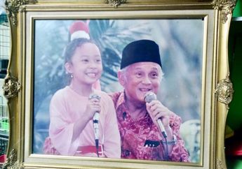 Mantan Penyanyi Cilik Ini Dibuat Bingung saat Nyanyikan Sepasang Mata Bola Bersama Habibie, Terungkap Lagu Favorit Suami Almarhumah Ainun Ini