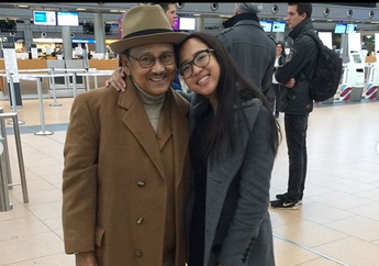 Posting Foto Keluarga Besar, Farrah Habibie Kirim Pesan Panjang Terakhir Untuk Eyang