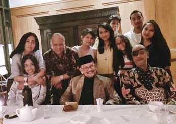 Tak Pernah Terbongkar, Ini Rahasia BJ Habibie yang Dibongkar Para Cucu, Habiskan 1 Botol Parfum Seminggu untuk Hal ini