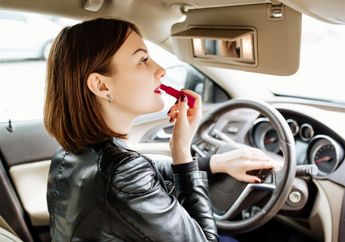 Berbahaya, Jangan Pernah Tinggalkan 5 Barang ini di Dalam Mobil, Mulai dari Botol Plastik Hingga Lipstik!