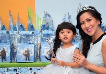 Dulu Ditemukan Tergeletak di Masjid dengan Sehelai Jaket Pink, Vania Athabina Kini Girang Dapat Hadiah Ranjang Istana Super Besar dari Venna Melinda: Ini Impiannya Vania