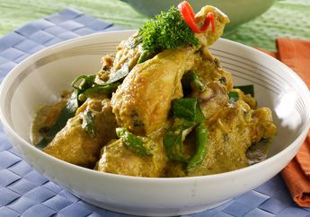 Resep Ayam Masak Mengkudu Kuning Enak Ini Sedapnya Terasa Sampai Hati