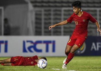 Jarang Terjadi dalam Prestasi Sepak Bola Kita, Pasukan Garuda Muda Bisa Samakan Poin Timnas China. Foto-foto Ini Buktikan Mereka Rela Mati-matian di Lapangan!