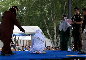 Laksanakan Qanun Syariat Islam, Mengapa Pemkot Banda Aceh Pindahkan Tempat Hukuman Cambuk ke Luar Teras Masjid?