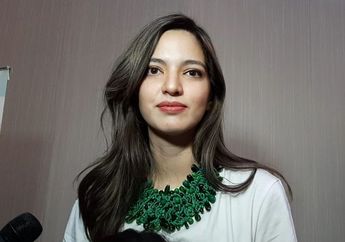Tak Bisa Kupas Buah Salak, Nia Ramadhani Jadi Bahan Ledekan Para Artis
