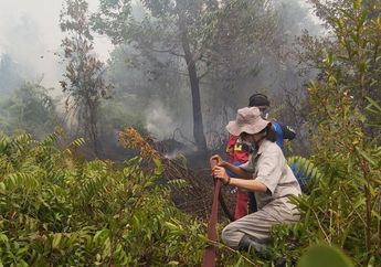 Berjibaku Di Antara Bara dan Api, Kisah Perempuan yang Berjuang Padamkan Kebakaran Hutan Sungguh Mengharukan: Kami Adalah Penjaga Hutan!