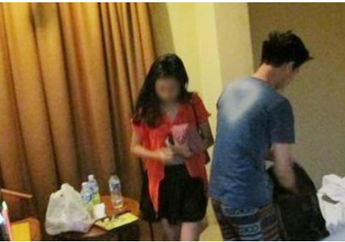 Temukan Foto Suaminya Saat Rebahan Mesra Bareng Perempuan Lain di Kamar Hotel, Wanita Ini Sakit Hati Hingga Nekat Unggah Aib Pria yang Telah Menikahinya Itu di Status WA!