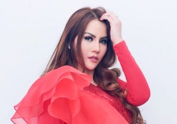 Totalitas Lakukan Social Distancing, Pedangdut Ini Sampai Rela Rebahan di Atap Rumah Sambil Peluk Guling, Netizen: Gak Sekalian Tidur di Atas Tower?