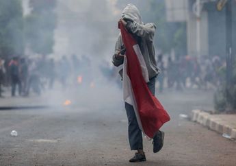 Terlibat Kerusuhan, Lutfi Alfiandi, Bocah STM yang Fotonya Pegang Bendera Viral Ternyata Ditangkap Polisi