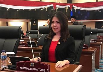 Resmi Jadi Anggota Dewan, Begini Style Semi Formal Tina Toon yang Super Modis dan Elegan!