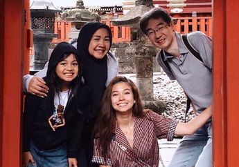 Seru Banget! Kepoin 3 Gaya Simpel Yuki Kato Saat Berada di Jepang