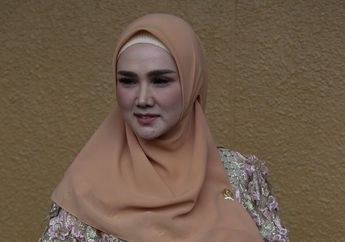 Jadi Wakil Rakyat, Mulan Jameela Tampil di Atas Catwalk, Disoraki Penonton saat Jadi Model Berhiaskan Bulu-bulu Manjah!