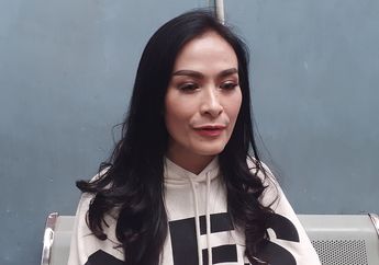 Iis Dahlia Mau Nangis Lihat Apartemen Anaknya di London