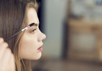 Moms, Gunakan Bahan Rumahan Ini Jika Menginginkan Alis Tebal dengan Cepat Secara Alami