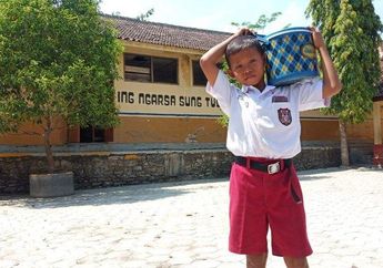 Menyayat Hati, Anak SD Rela Pikul Termos dan Jualan Es Lilin Seharga 500 Rupiah Setiap Hari di Sekolah demi Membantu Keluarga