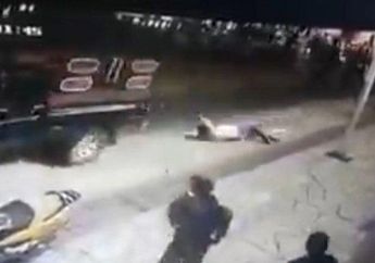 Ingkari Janjinya Saat Kampanye, Seorang Walikota Diikat dan Diarak Warga Pakai Mobil Pikap!