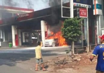 Masih Mau Nekat Main Hape Saat Isi Bensin, Sudah Ada SPBU di Jaktim yang Kebakaran Nih