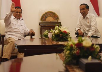Saling Menebar Tawa di Depan Kamera, Apakah Foto Mesra Jadi Pertanda Rival Abadi Jokowi dalam Pilpres Ini Gabung dalam Koalisi?