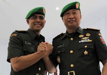 Sesal Kemudian Tiada Guna, Foto-foto Kontras dalam Pencopotan Jabatan Dandim Kendari. Istri Berlinang Air Mata, Sang Suami Berusaha Tegar