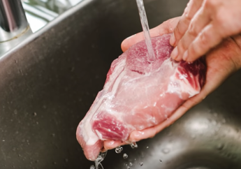 Dokter: Daging Kurban Simpan di Kulkas Sebaiknya Hanya 2 Hari