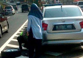Emak-Emak Berhijab Alami Ban Kempis di Tol, Begini Tips Aman Kalau Ladies Alami Hal yang Sama