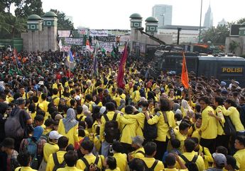 Kembali Gelar Aksi Turun ke Jalan, Ketua BEM UNJ Bilang Ada yang Tawari Mereka Uang. Lantas, Siapa Pelakunya?