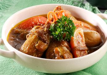 Resep Semur Paha Ayam Enak Ini Bikin Keluarga Lahap Makan Siang
