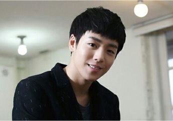 Akhirnya Bebas Wamil, Lee Hyun Woo Pamer Wajah Berseri-seri!