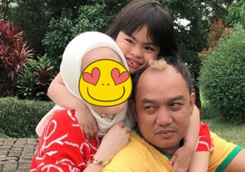 Jauh Lebih Muda dan Cantik, Ternyata Profesi Istri Kedua Azis Gagap Ini Sukses Bikin Dapur Ngebul & Tak Kalah Mentereng Dari Suami!