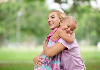 #LovingNotLabelling: Sebelum Ucapkan "Pemarah" Pada Si Kecil, Ini Cara Mengatasi Perilaku Agresifnya