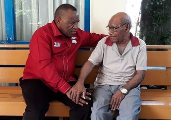 Berasal dari Jayawijaya Papua, Anak Suku Dani Ini Terpilih Sebagai Wakil Menteri yang Dapat Tugas Khusus dari Jokowi