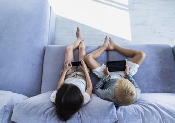 Jangan Bebaskan Anak Gunakan Smartphone Lebih dari 7 Jam Sehari Bila Tak Mau Rasakan Dampak Buruk ini