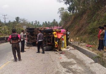 Selfie di Pinggir Jalan, 1 Keluarga di Lampung Tewas Tersambar Truk