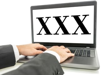 Selama Pandemi COVID-19, Para Artis Porno Juga Diminta Kerja dari Rumah