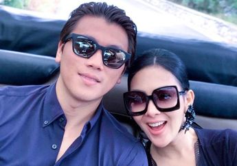 Sambil Minum Kopi, Syahrini Bongkar Alasannya dan Reino Barack Tutup Kolom Komentar Instagram, "Hal Kotor Ada Dikolom Saya"