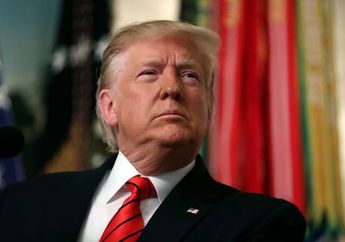 Tanpa Berikan Alasan, Trump Pecat Inspektur Jenderal AS yang Selidiki Menlu Mike Pompeo