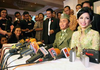 Digelar dengan Mewah, Inilah Foto-foto Bahagia dalam Pesta Pernikahan Ussy Sulistiawaty dan Sosok Gubernur yang Viral Gara-gara Lempar Botol