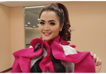 Kondisi Rumah Tangganya Dikabarkan Memburuk, Vega Darwanti Akhirnya Mengaku Sudah Lama Dekat Dengan Seorang Pria Setengah Baya, Ternyata Sosoknya Berbeda Dengan yang Selama Ini Diduga